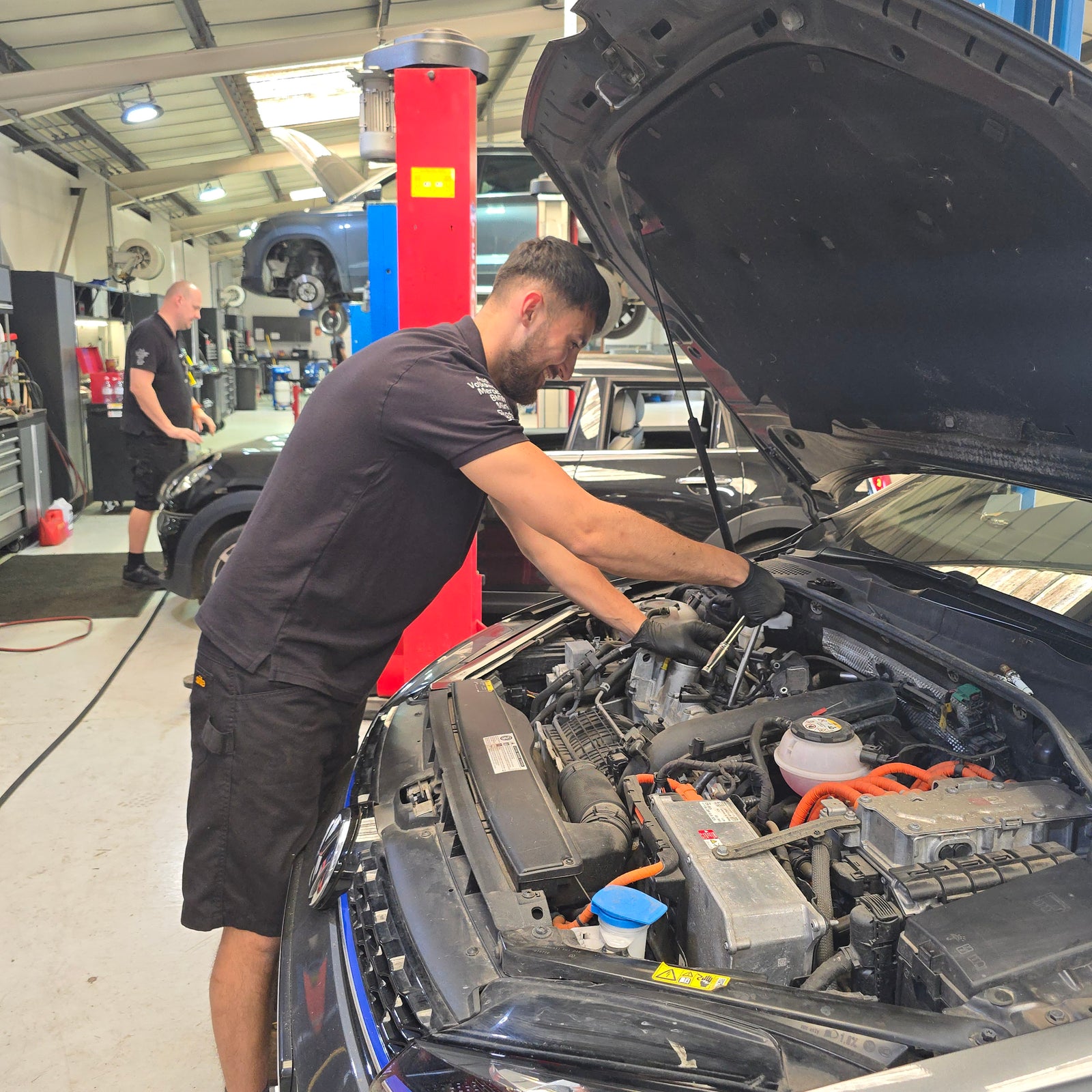 Volkswagen Minor Oil Service PSC Autocentre workshop in Cheltenham, a specialist German vehicle service centre.