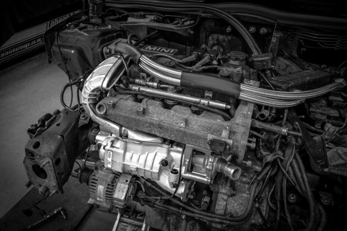 MINI R53/R52 Cooper S Supercharger Oil Service