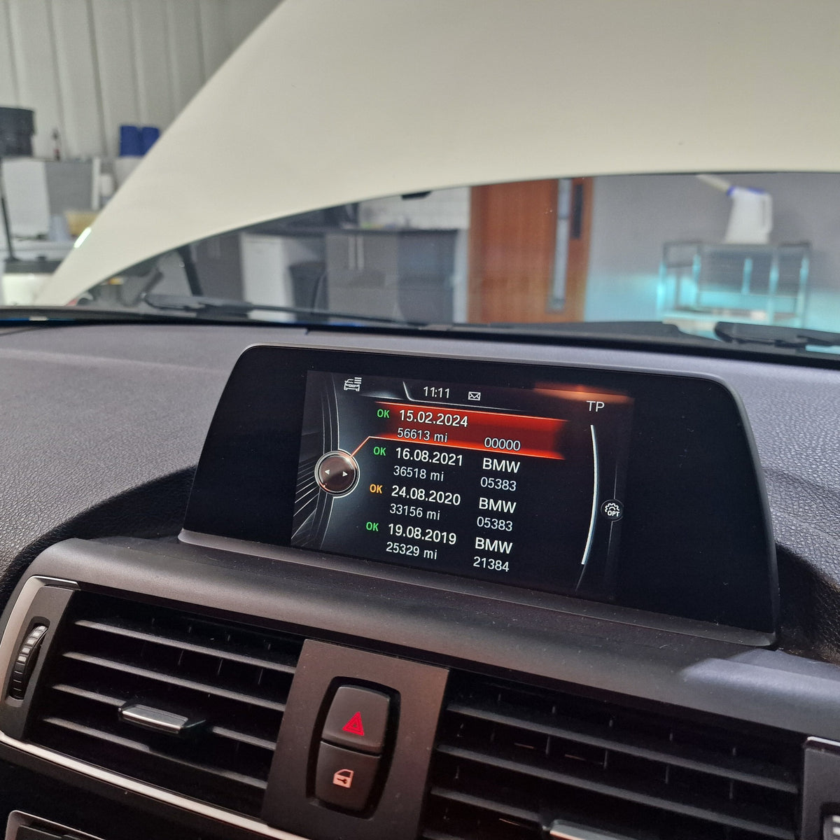 BMW 3 SERIES - F30, F31, F34, F35 [2011-2017] - Oil & Filter Service with Microfilter, Air Filter and either Spark Plugs (Petrol) or Fuel Filter (Diesel)