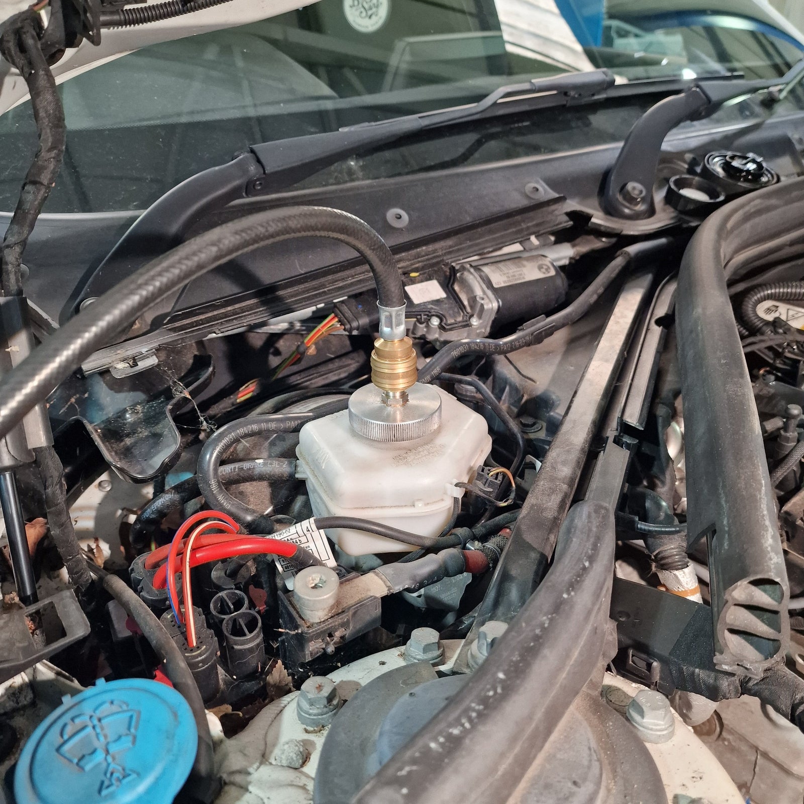 BMW 3 SERIES - F30, F31, F34, F35 [2011-2017] - Oil & Filter Service with Microfilter, Air Filter and either Spark Plugs (Petrol) or Fuel Filter (Diesel)