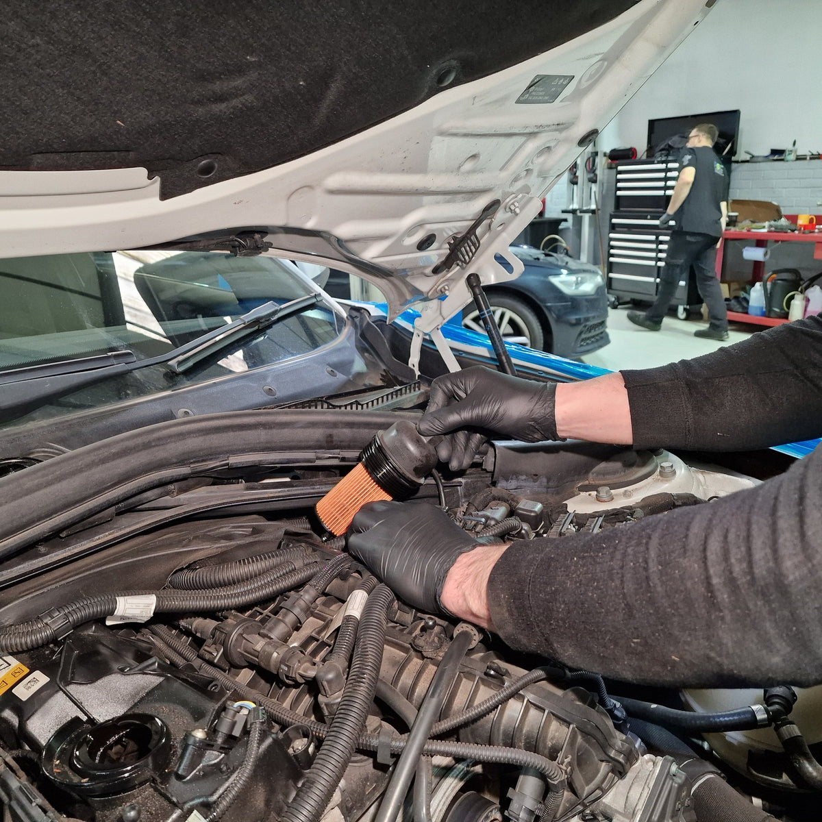 BMW 3 SERIES - F30, F31, F34, F35 [2011-2017] - Oil & Filter Service with Microfilter, Air Filter and either Spark Plugs (Petrol) or Fuel Filter (Diesel)