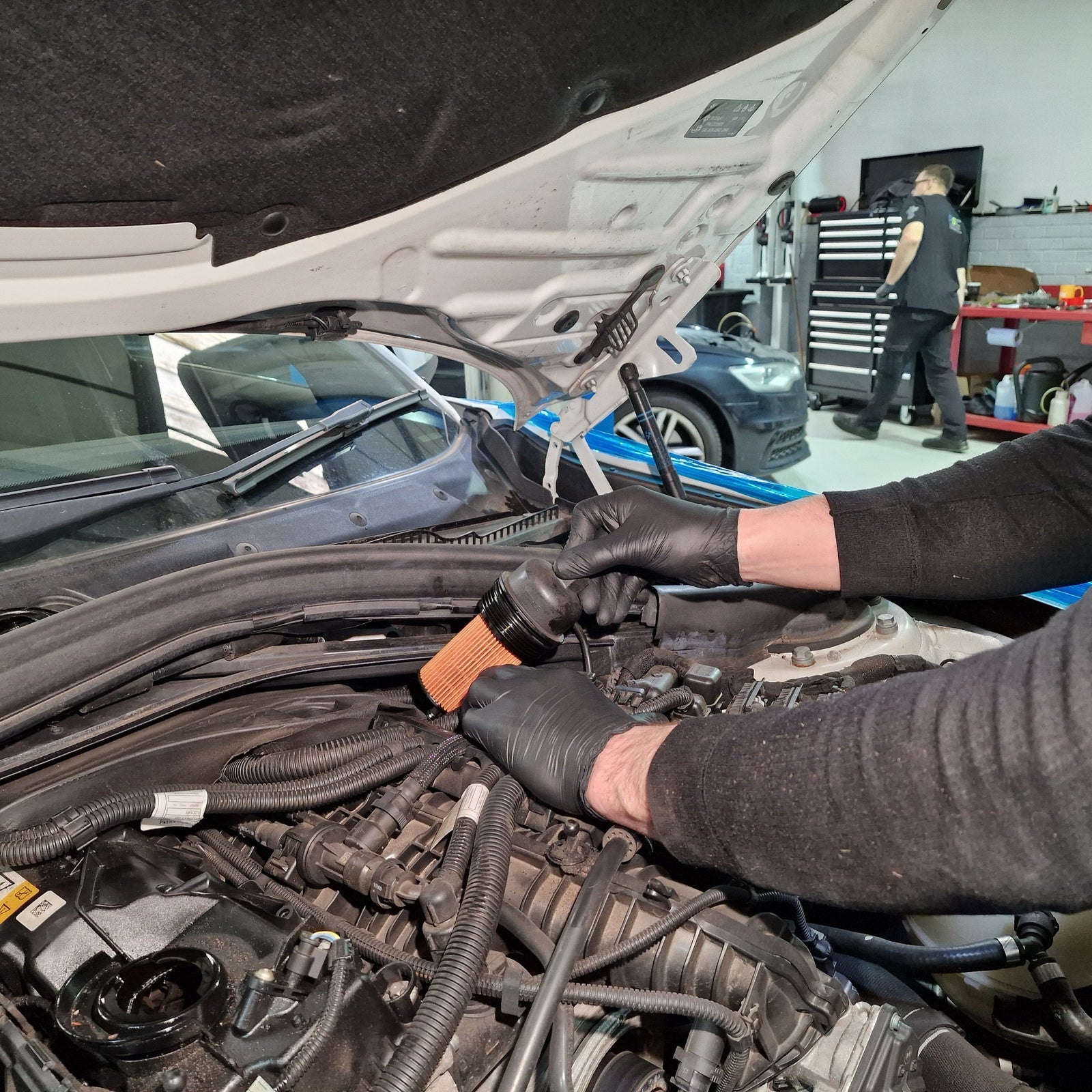 BMW 3 SERIES - F30, F31, F34, F35 [2011-2017] - Oil & Filter Service with Microfilter, Air Filter and either Spark Plugs (Petrol) or Fuel Filter (Diesel)